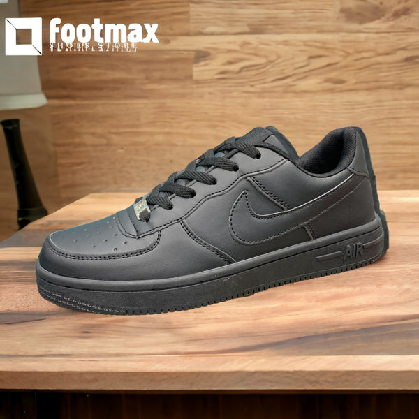 Nike white sneakers - footmax