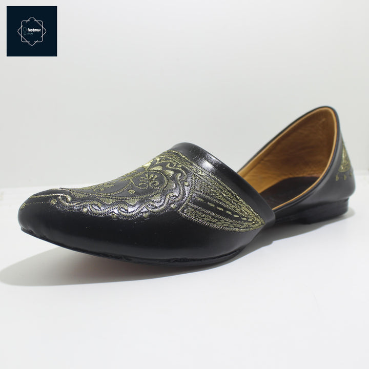 Nagra shoes Embroidary - footmax (Store description)